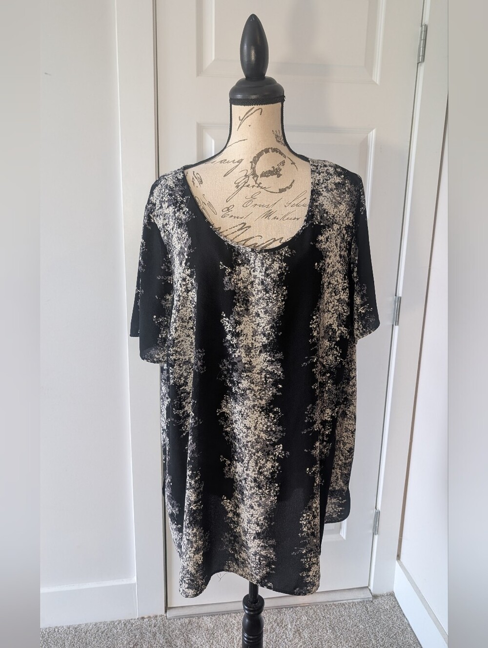 Daniel Rainn Black and Cream Abstract Scoop Neck Tunic Size 3X